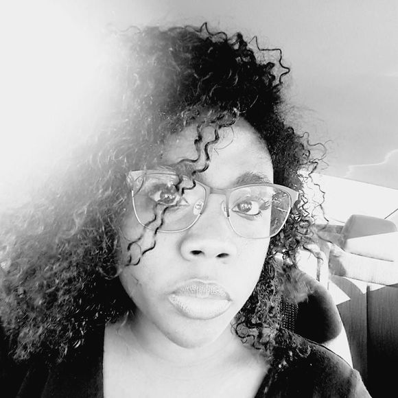 Meet your Posher, Tori - Picture 1 of 1